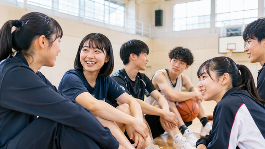 3_No3_部活中の高校生.png